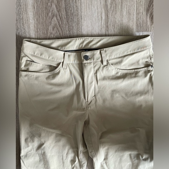 Lululemon ABC pant 33x32 - Picture 7 of 7